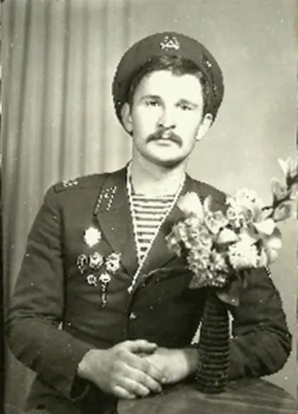 Знаменитості під час служби в армії (26 фото) - Трініксі (Астахов) Знаменитості під час служби в армії (26 фото) - Трініксі