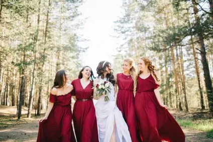 11 Порад з вибору суконь для подружок нареченої - the bride (подружок) 11 Порад з вибору суконь для подружок нареченої - the bride
