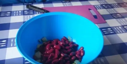 9 Дуже смачних салатів з квасолею і сухариками - прості рецепти з фото (дуже) 9 Дуже смачних салатів з квасолею і сухариками - прості рецепти з фото