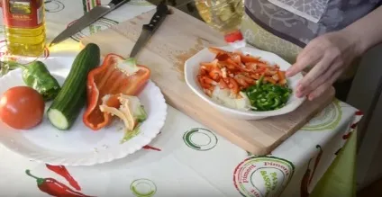 9 Дуже смачних салатів з квасолею і сухариками - прості рецепти з фото (квасолею) 9 Дуже смачних салатів з квасолею і сухариками - прості рецепти з фото