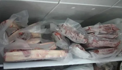 Актуальне питання скільки можна зберігати м'ясо в морозилці (можна) Актуальне питання скільки можна зберігати м'ясо в морозилці