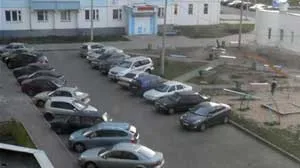 Автостоянка у дворі, закон для всіх (автостоянка) Автостоянка у дворі, закон для всіх