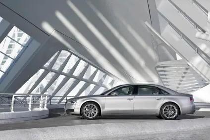 Audi a8 long симфонія