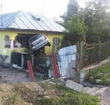 Чи безпечно в квартирі при грозі (безпека) Чи безпечно в квартирі при грозі