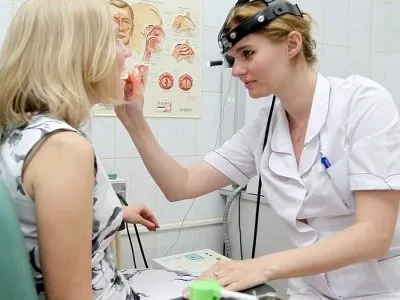 Болить горло, боляче ковтати, температури немає і віддає у вуха ніж лікувати, що робити (віддає) Болить горло, боляче ковтати, температури немає і віддає у вуха ніж лікувати, що робити
