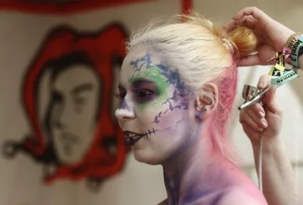 Бодіарт- різновиди натільної body art мистецтва (бодіарт) Бодіарт- різновиди натільної body art мистецтва