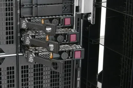 Чим відрізняються sas диски формату lff і sff, настройка серверів windows і linux (формату) Чим відрізняються sas диски формату lff і sff, настройка серверів windows і linux
