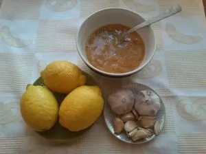 Часник, лимон, мед