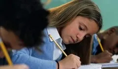Що означає дієслово «кадрити»
