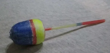 Чутливий поплавок своїми руками варіанти з різних матеріалів (своїми) Чутливий поплавок своїми руками варіанти з різних матеріалів