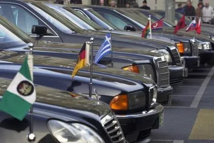 Дипломатичні номера - це найкраща привілей на дорозі (номера) Дипломатичні номера - це найкраща привілей на дорозі