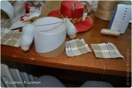 Домовичок з мішковини, капрону і котушок (блоги) Домовичок з мішковини, капрону і котушок