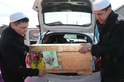 В Башкортостані до шлюбу ставляться дуже серйозно, тому башкирська весілля - велике свято (весілля) В Башкортостані до шлюбу ставляться дуже серйозно, тому башкирська весілля - велике свято