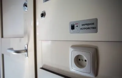 Чи є розетки в купе поїзда, в плацкарті, а також схема розташування в якому вагоні (купейному або (в якому купе розетка в вагоні купе) Чи є розетки в купе поїзда, в плацкарті, а також схема розташування в якому вагоні (купейному або