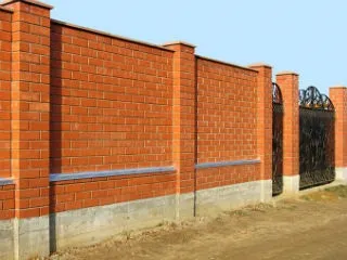 Фундамент для забору з цегли (цегляних стовпів) (фундамент) Фундамент для забору з цегли (цегляних стовпів)