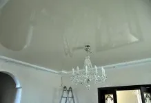 Глянцева стеля мінуси і плюси матеріалів, фото покриття, як встановити білий і рожевий, відгуки (мінуси) Глянцева стеля мінуси і плюси матеріалів, фото покриття, як встановити білий і рожевий, відгуки