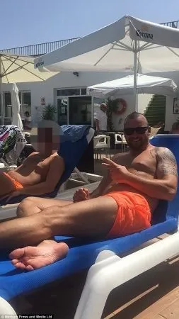 Ірландець сказав дівчині, що піде на пінту пива в паб, але раптово полетів з друзями на Ібіцу (подорожі) Ірландець сказав дівчині, що піде на пінту пива в паб, але раптово полетів з друзями на Ібіцу