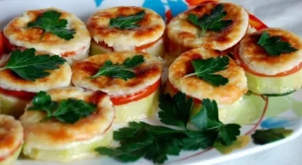 Кабачки смажені з помідорами (рулетики з кабачків рецепт) Кабачки смажені з помідорами