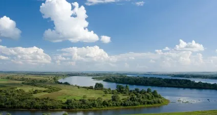 Волга впадає в каму, а не навпаки (впадає) Волга впадає в каму, а не навпаки