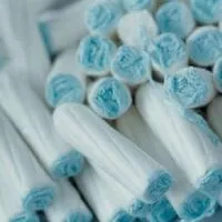 Як і куди правильно вставляти тампон з аплікатором і без (фото) (правильно) Як і куди правильно вставляти тампон з аплікатором і без (фото)