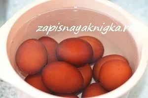 Як пофарбувати крашанки