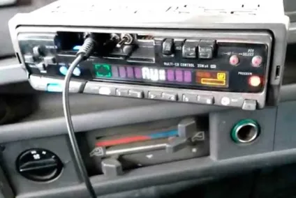Як підключити телефон до магнітоли в машині через usb, bluetooth, aux і інші способи (як підключити телефон до магнітоли в машині) Як підключити телефон до магнітоли в машині через usb, bluetooth, aux і інші способи