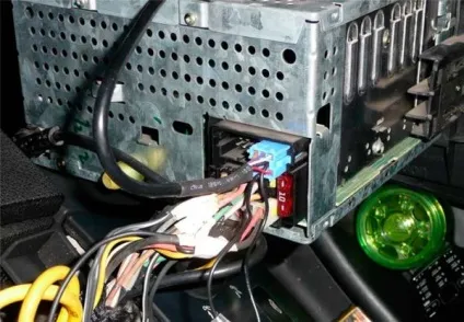 Як підключити телефон до магнітоли в машині через usb, bluetooth, aux і інші способи (методи) Як підключити телефон до магнітоли в машині через usb, bluetooth, aux і інші способи