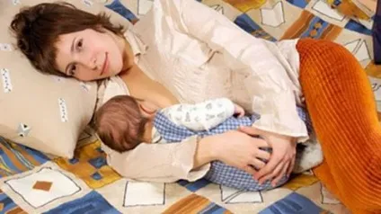 Як правильно годувати лежачи новонародженого фото, новонароджена дитина