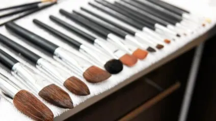 Як правильно чистити кисті для макіяжу (кисті макіяж чистити) Як правильно чистити кисті для макіяжу