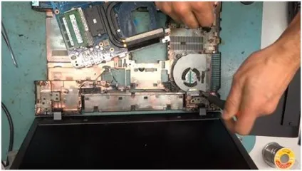 Як розібрати ноутбук samsung np-355