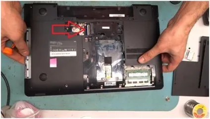 Як розібрати ноутбук samsung np-355