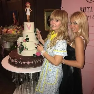 Бавовняна сукня Валерії за 200 тисяч рублів підірвало соцмережі - woman s day (бавовняне) Бавовняна сукня Валерії за 200 тисяч рублів підірвало соцмережі - woman s day