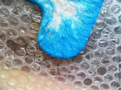 Як зваляти валянки для ляльки - ярмарок майстрів - ручна робота, handmade (пупирчатая плівка) Як зваляти валянки для ляльки - ярмарок майстрів - ручна робота, handmade