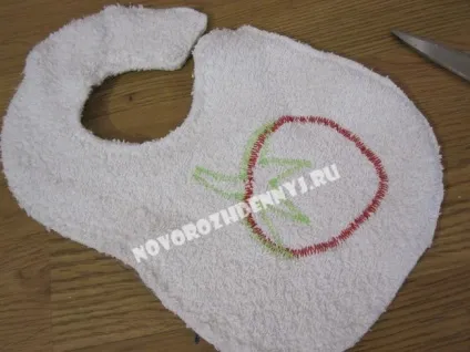 Як зшити нагрудник для малюка (дитини) своїми руками, догляд за новонародженим (своїми) Як зшити нагрудник для малюка (дитини) своїми руками, догляд за новонародженим