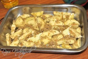 Картопля запечена в духовці з травами і часником (духовці) Картопля запечена в духовці з травами і часником