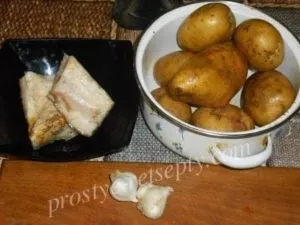 Картопля кораблики запечена з салом в духовці з часником (кораблики) Картопля кораблики запечена з салом в духовці з часником