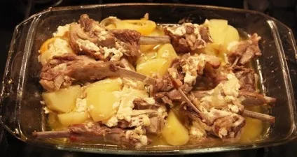 Картопля тушкована з реберцями, ls
