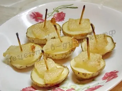 Картопля в духовці кораблики з салом на сайті (смачна картопля в духовці) Картопля в духовці кораблики з салом на сайті
