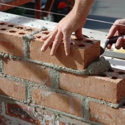 Кладка в півцеглини своїми руками, несуча стіна в половину цегли, товщина стінки, скільки (кладка) Кладка в півцеглини своїми руками, несуча стіна в половину цегли, товщина стінки, скільки