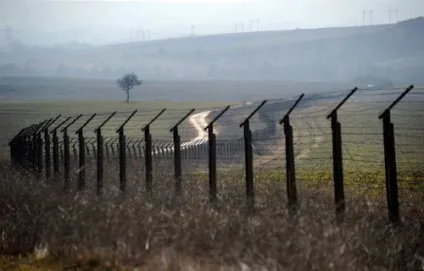 Огорожа з колючого дроту своїми руками відео інструкція (паркан) Огорожа з колючого дроту своїми руками відео інструкція