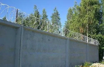 Огорожа з колючого дроту своїми руками відео інструкція (колючий дріт) Огорожа з колючого дроту своїми руками відео інструкція