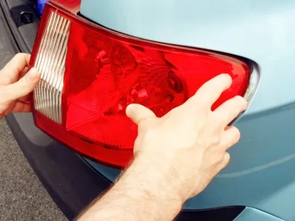 Заміна ламп в задній блок-фарі hyundai getz (співтовариство автомобілістів) Заміна ламп в задній блок-фарі hyundai getz