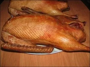 Копчена гуска - корисний делікатес, приготований своїми руками (гусака домашніх умовах) Копчена гуска - корисний делікатес, приготований своїми руками