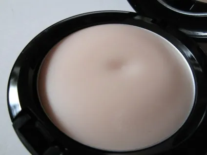 Компактна база під макіяж mac prep prime skin smoother, bella_shmella (база) Компактна база під макіяж mac prep prime skin smoother, bella_shmella