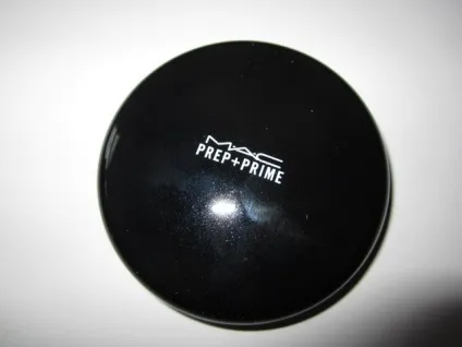 Компактна база під макіяж mac prep prime skin smoother, bella_shmella (prime) Компактна база під макіяж mac prep prime skin smoother, bella_shmella