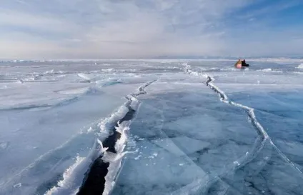 Краса замерзлого Байкалу
