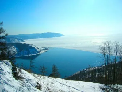Краса замерзлого Байкалу