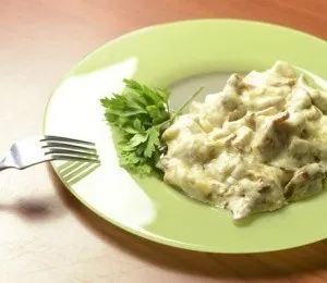 Куряча грудка в сметанному соусі на сковороді і в духовці (духовці) Куряча грудка в сметанному соусі на сковороді і в духовці
