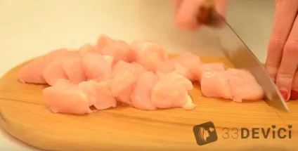 Куряча грудка в сметанному соусі рецепт і поради з приготування (сметанному) Куряча грудка в сметанному соусі рецепт і поради з приготування