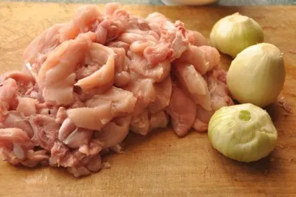 Куряча шкіра, фарширована курячим фаршем - покроковий рецепт з фото на (курячим) Куряча шкіра, фарширована курячим фаршем - покроковий рецепт з фото на